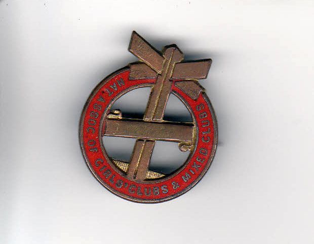 Badge produced for the National Association of Girls and Mixed Clubs.