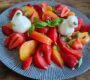 Tomates fraises et mozzarella en salade