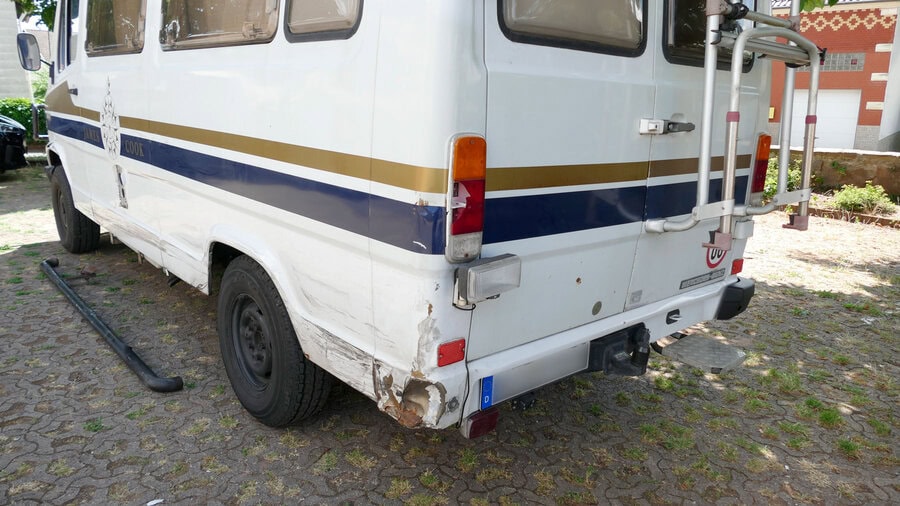 Wohnmobil mit Heckschaden