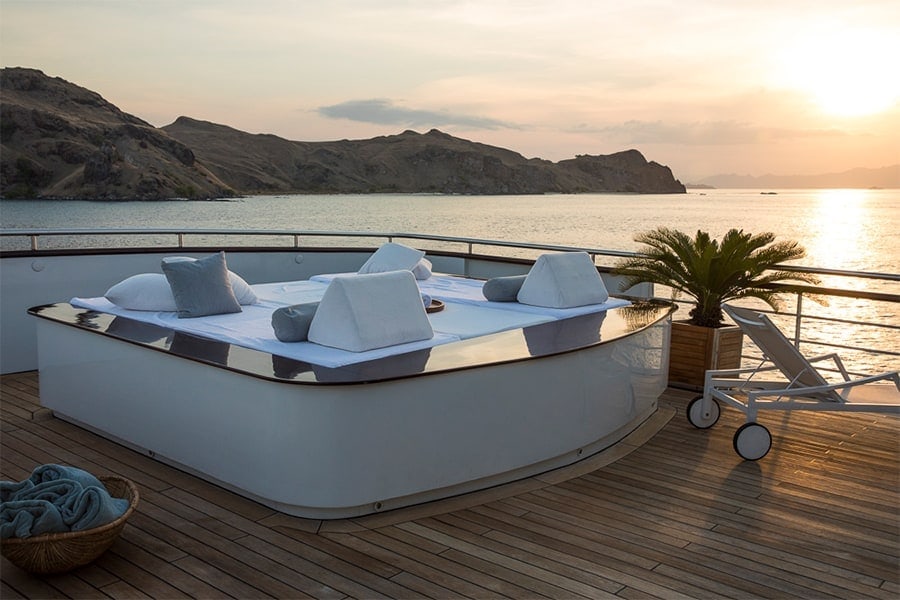 Aqua-Blu-Deck