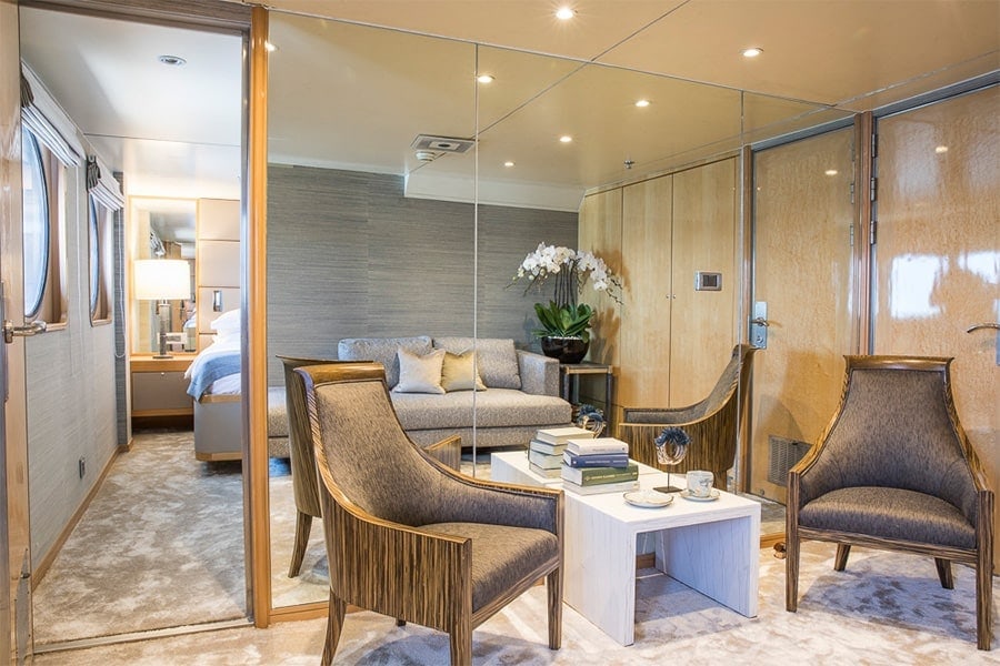 Aqua-Blu-Interconnecting-Suites-Bridge-Deck