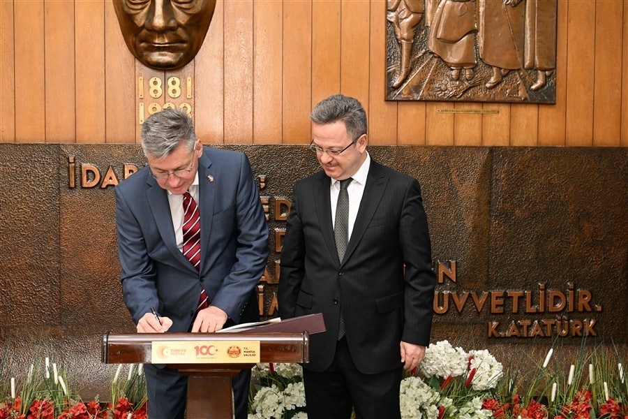 Vali Ünlü Başkonsolos Shröer’le bilgi alışverişinde bulundu