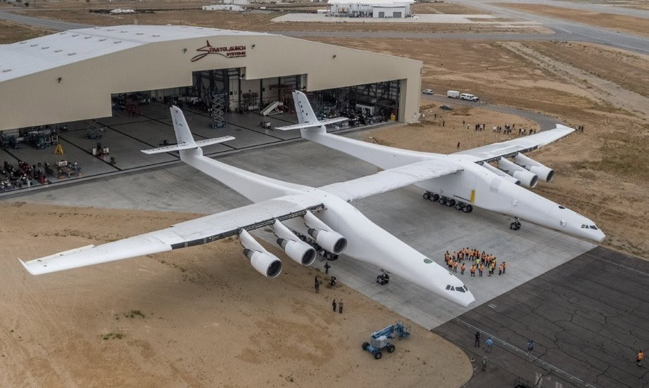Stratolaunch. El avión más grande del mundo.