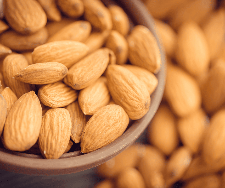 A image of almonds