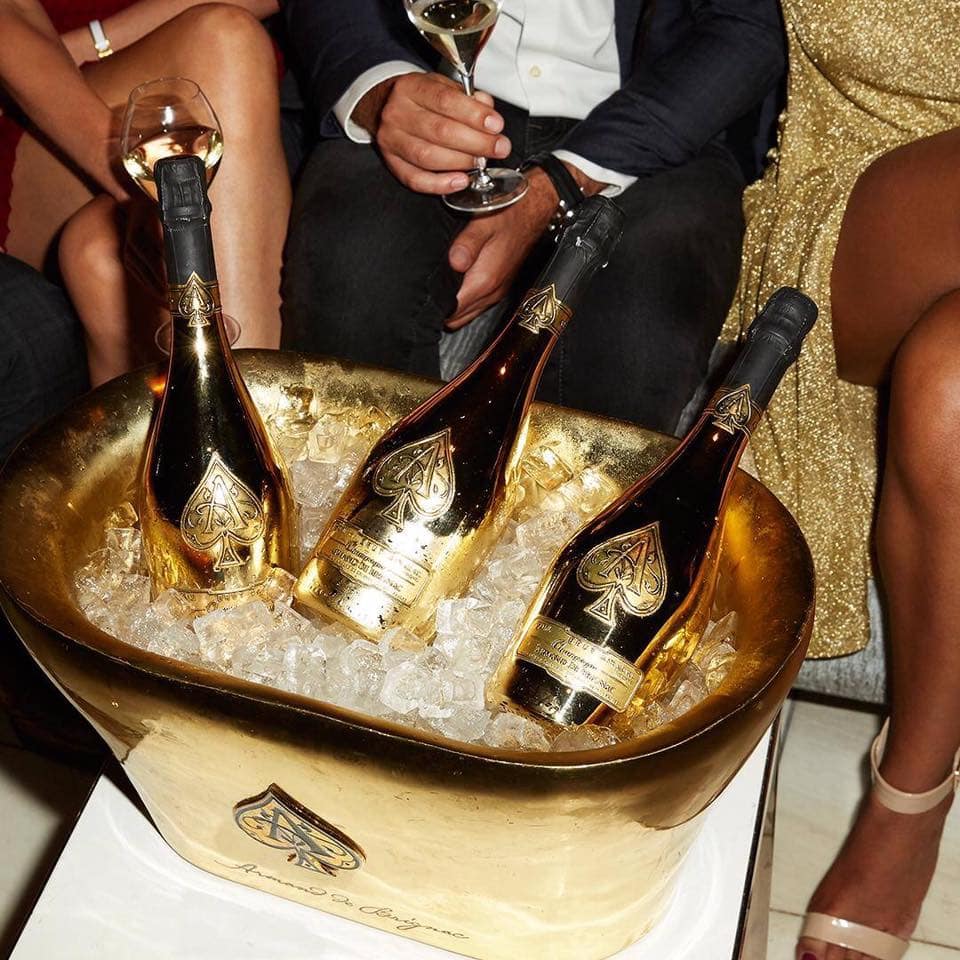 VIP Bottle Service at Lavelle Toronto