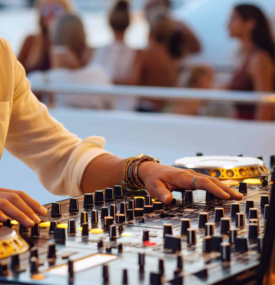 dj-services-equipments
