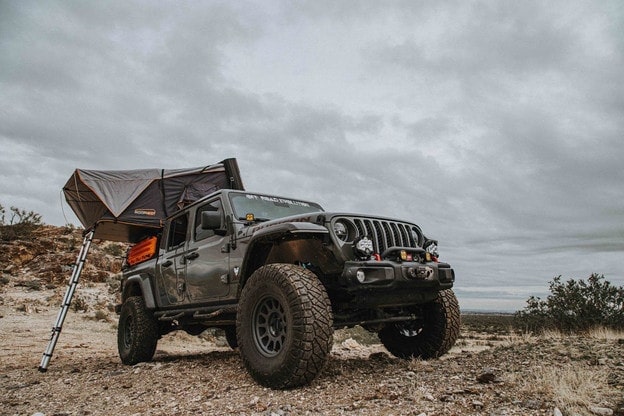 Roofnest overland tent on a jeep gladiator