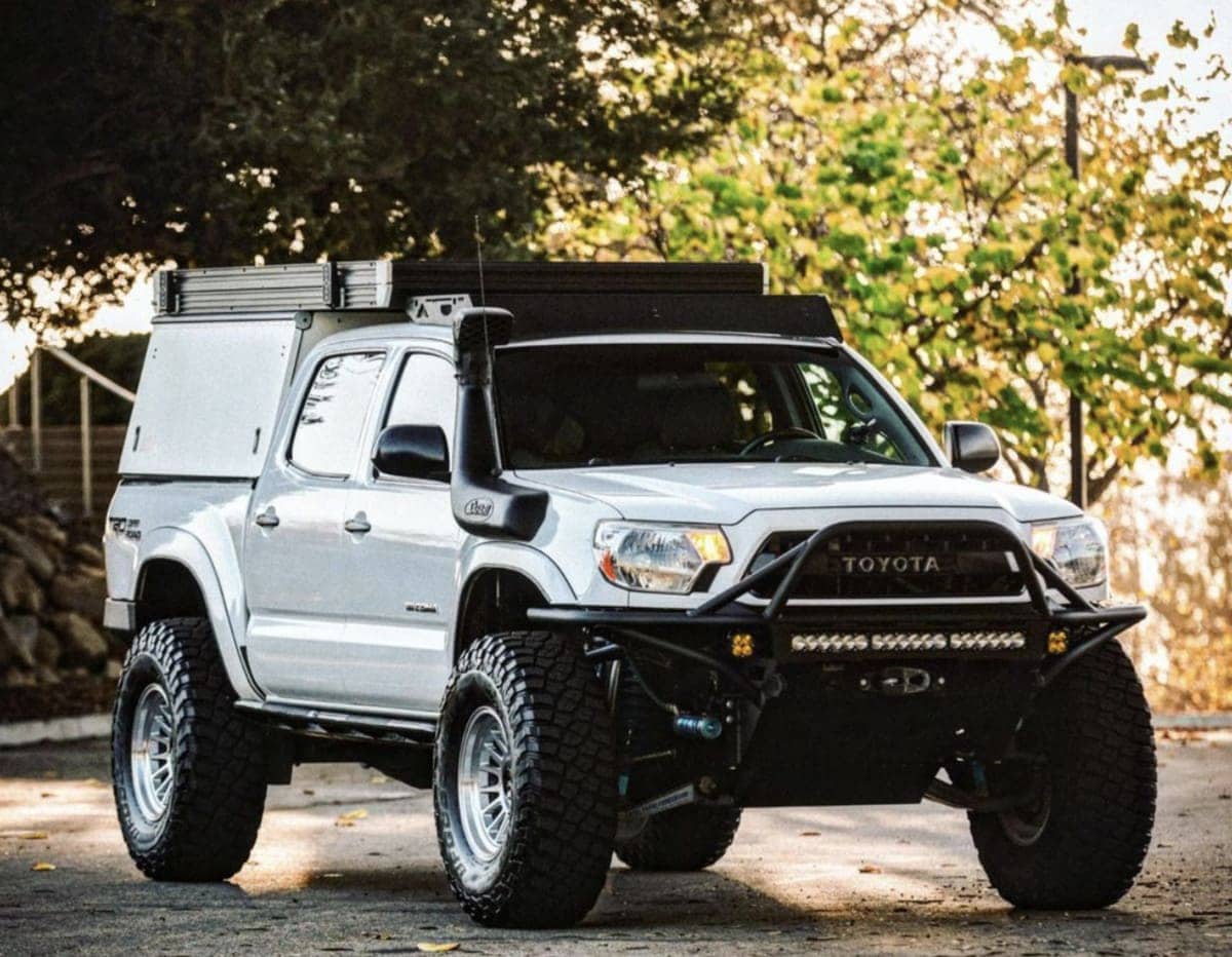 Truck bed cap