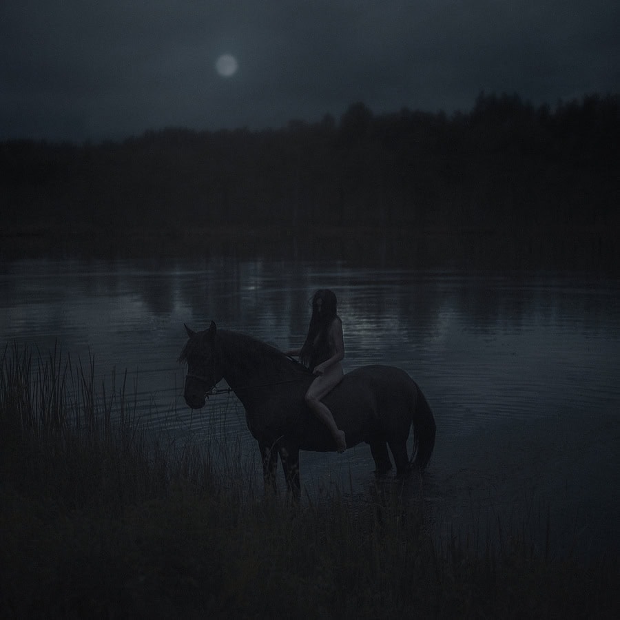 Augustina Miknevičiūtė - LUNARIA - Figurative Photography - 2