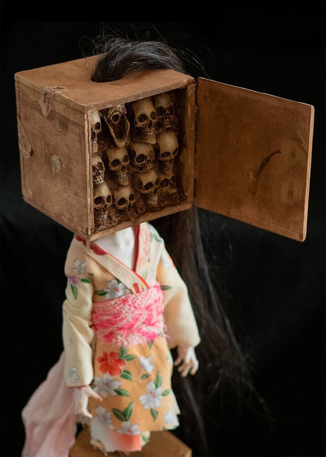 Tokyo Jesus - Figurative Sculpture - 7