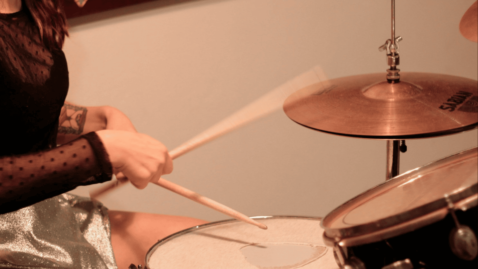 Akzente setzen mit der Hi-Hat auf dem Schlagzeug