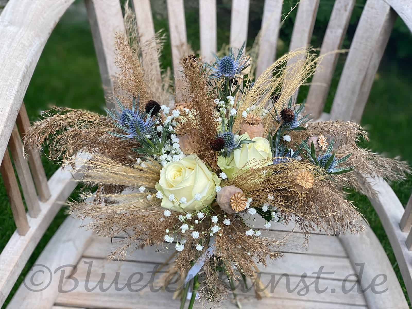 Boho zur Hochzeit - Leichtigkeit durch Gräser brautstrauß vintage