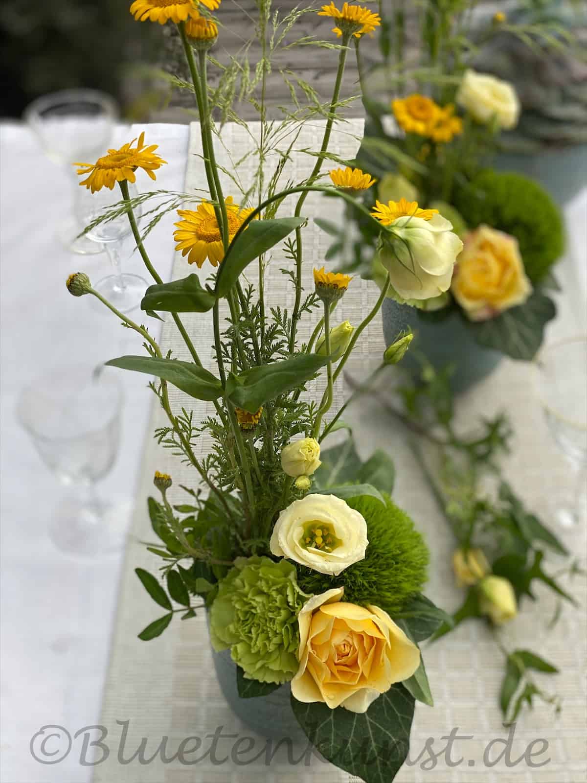wunderschöne Boho Tischdekoration Gräser und Leichtigkeit auf den Tisch gebracht