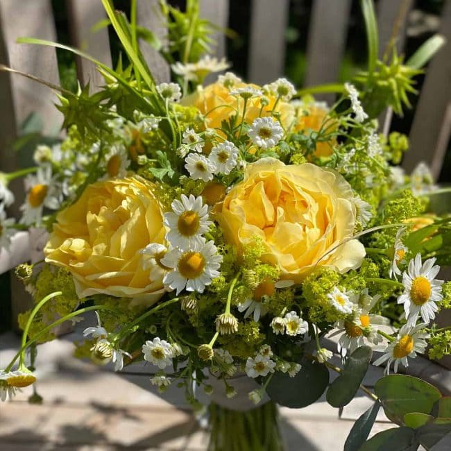 Brautstrauß mit Wiesenblumen aus Ingolstadt für Standesamt und freie trauung