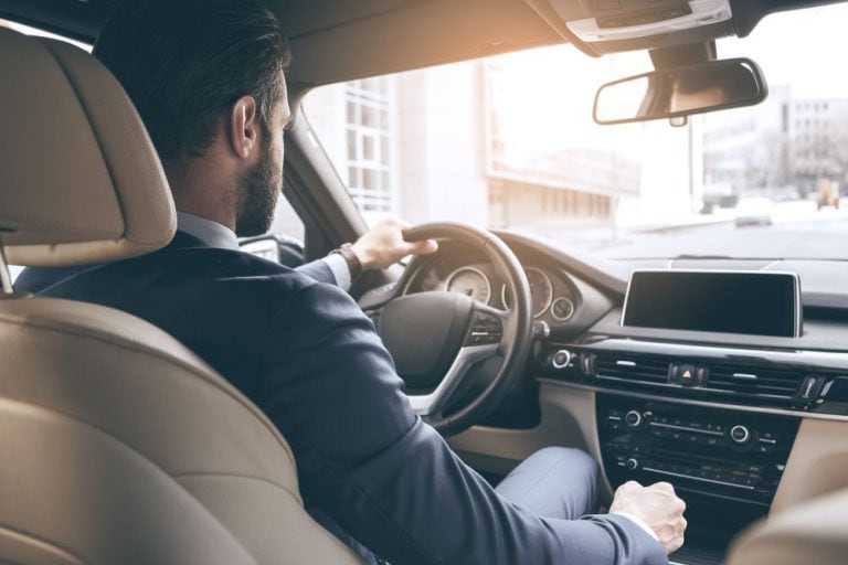 Comment devenir chauffeur VTC à Royan : le guide complet pour créer votre activité en 2026