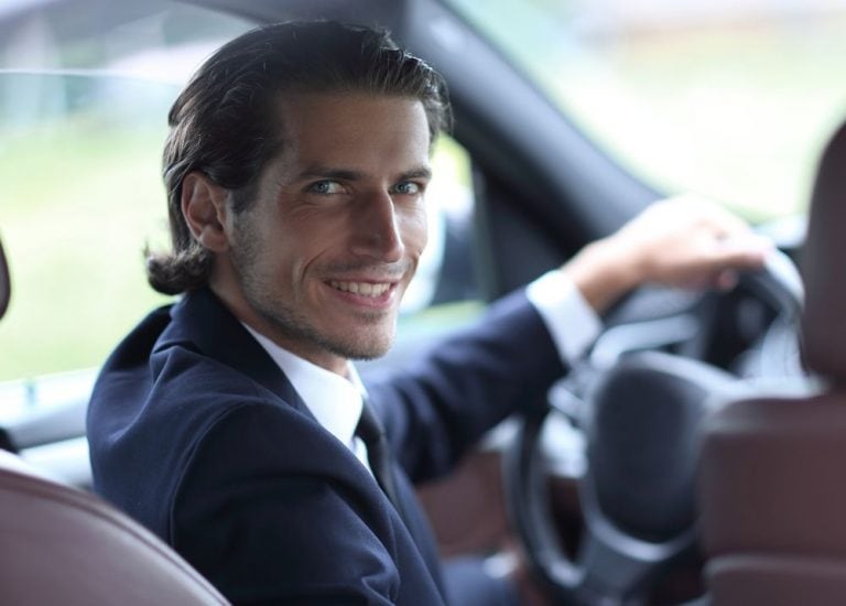 Pourquoi devenir chauffeur VTC dans les Alpes ? Un métier aux nombreuses opportunités