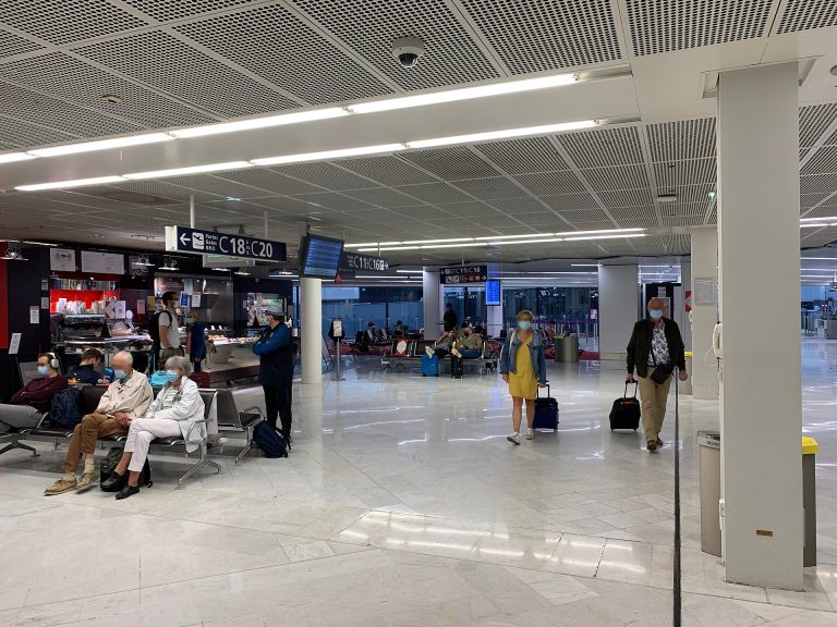 Comment devenir chauffeur VTC à Orly ? Le guide complet 2026