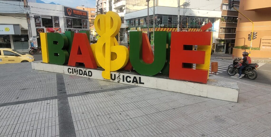 METIB embellece letrero ¡Ibague Es Una Nota! METIB embellece letrero ¡Ibague Es Una Nota!