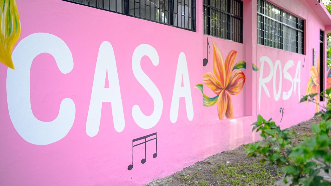 Johana Aranda inauguró la primera Casa Rosa, un espacio de apoyo y empoderamiento para mujeres Johana Aranda inauguró la primera Casa Rosa, un espacio de apoyo y empoderamiento para mujeres