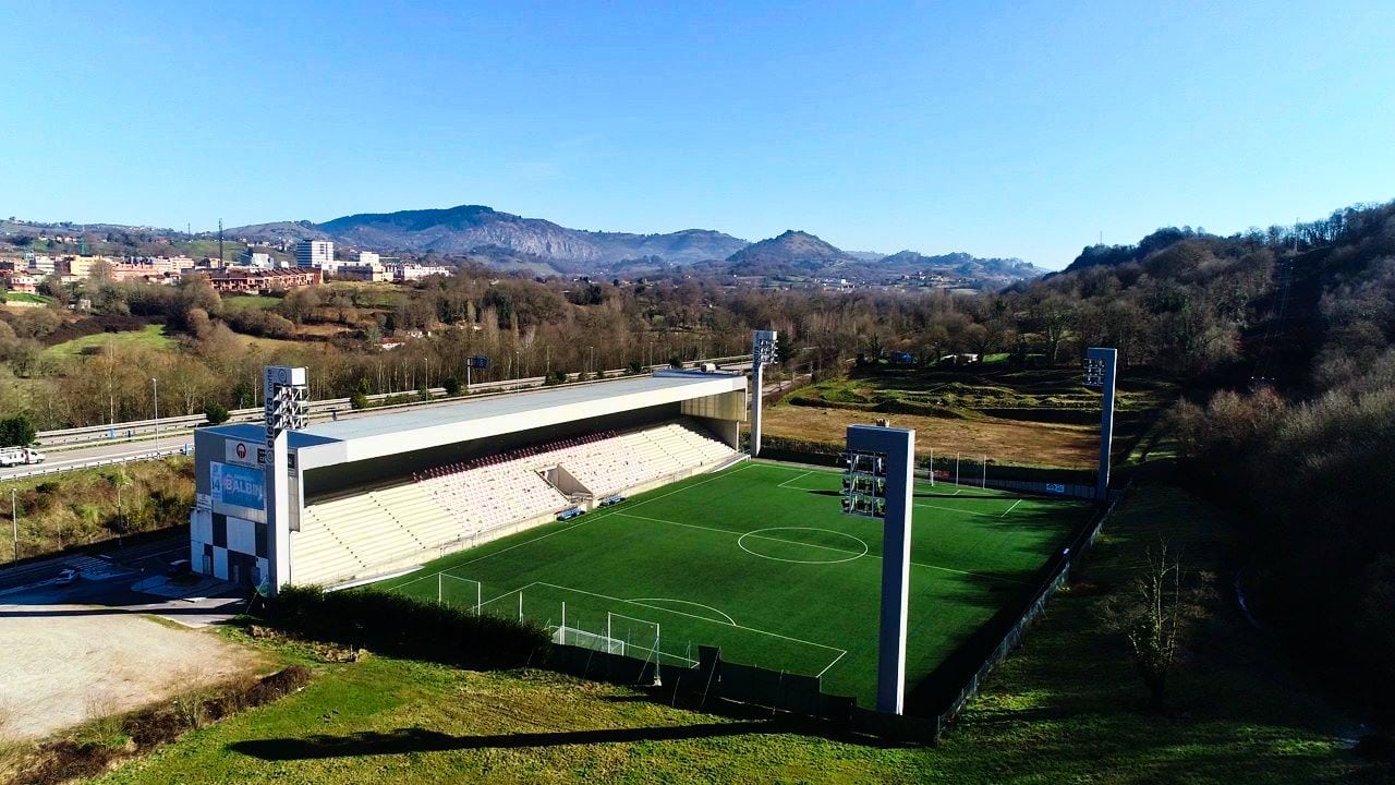 Campo de futbol Pola de Siero