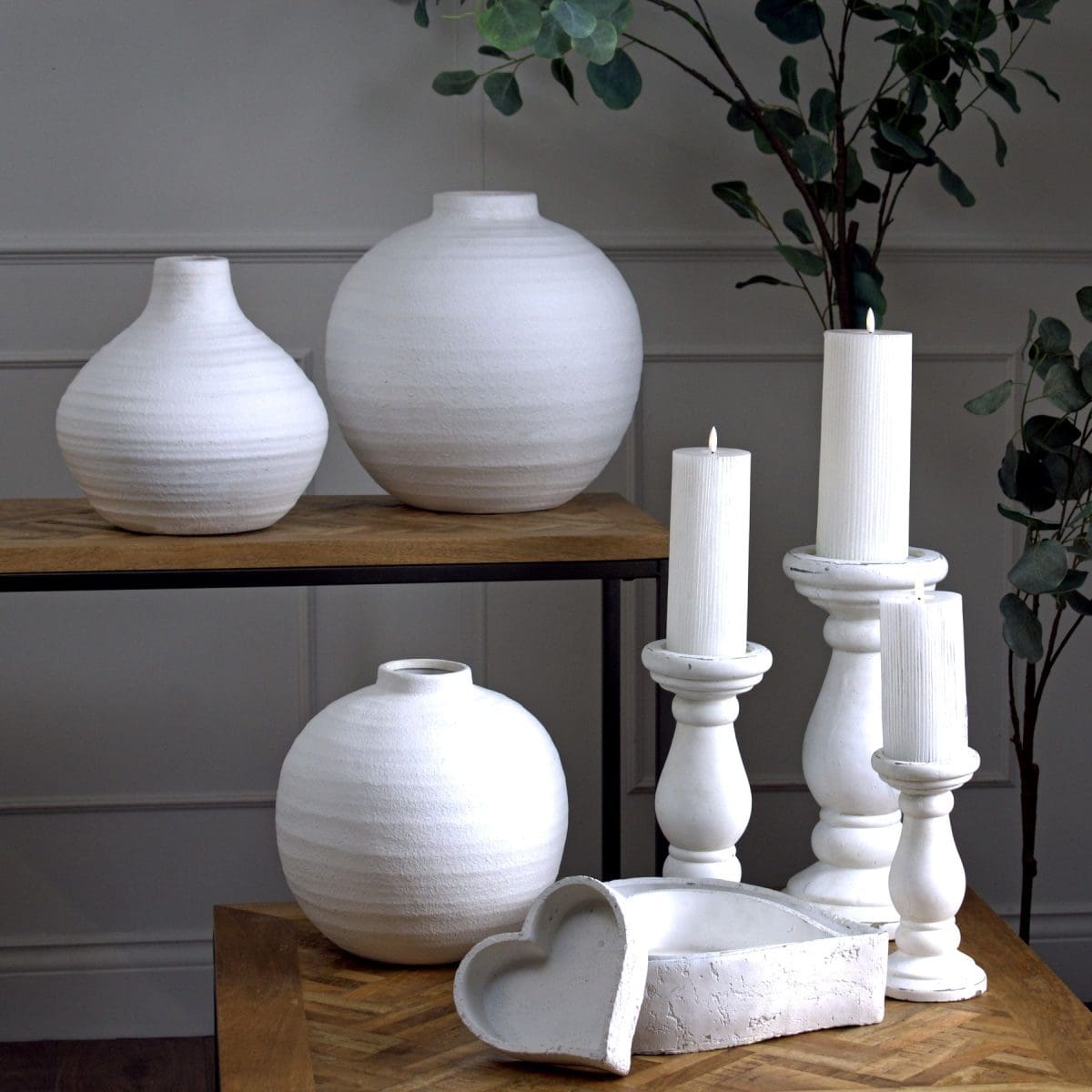Beziers Texture Vase, White (28cm x 28cm)