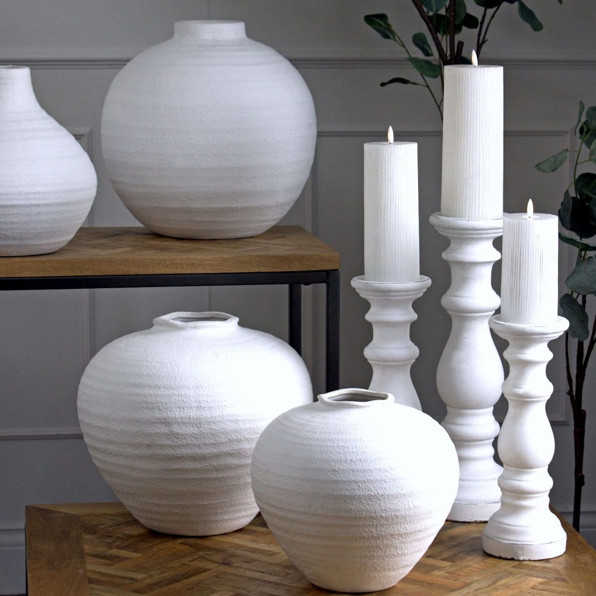 Archena Texture Vase, White (26cm x 28cm)