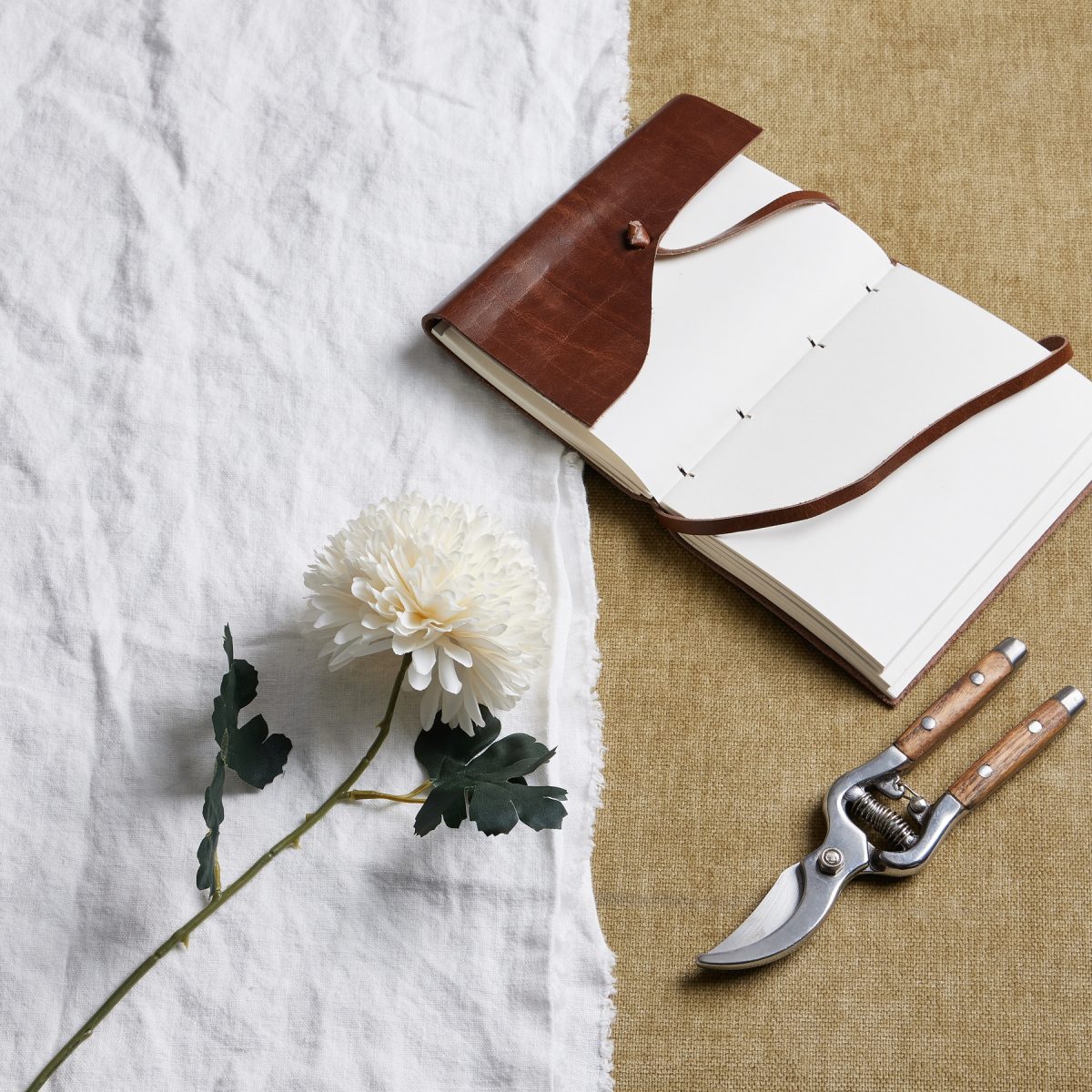 Artificial Chrysanthemum, White - 54cm x 10cm