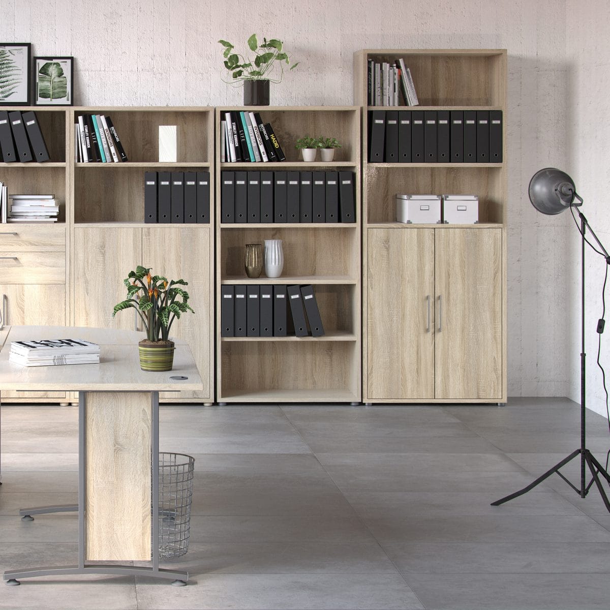 Bookcase 4 Shelves with 2 Doors in Oak