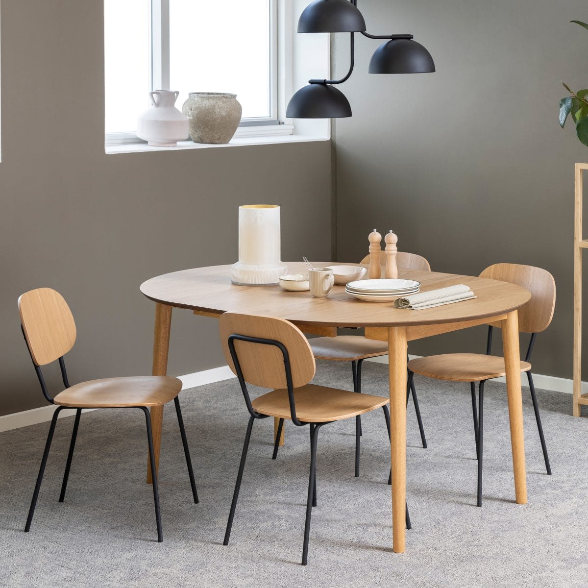 Harlaxton Round Dining Table, Oak