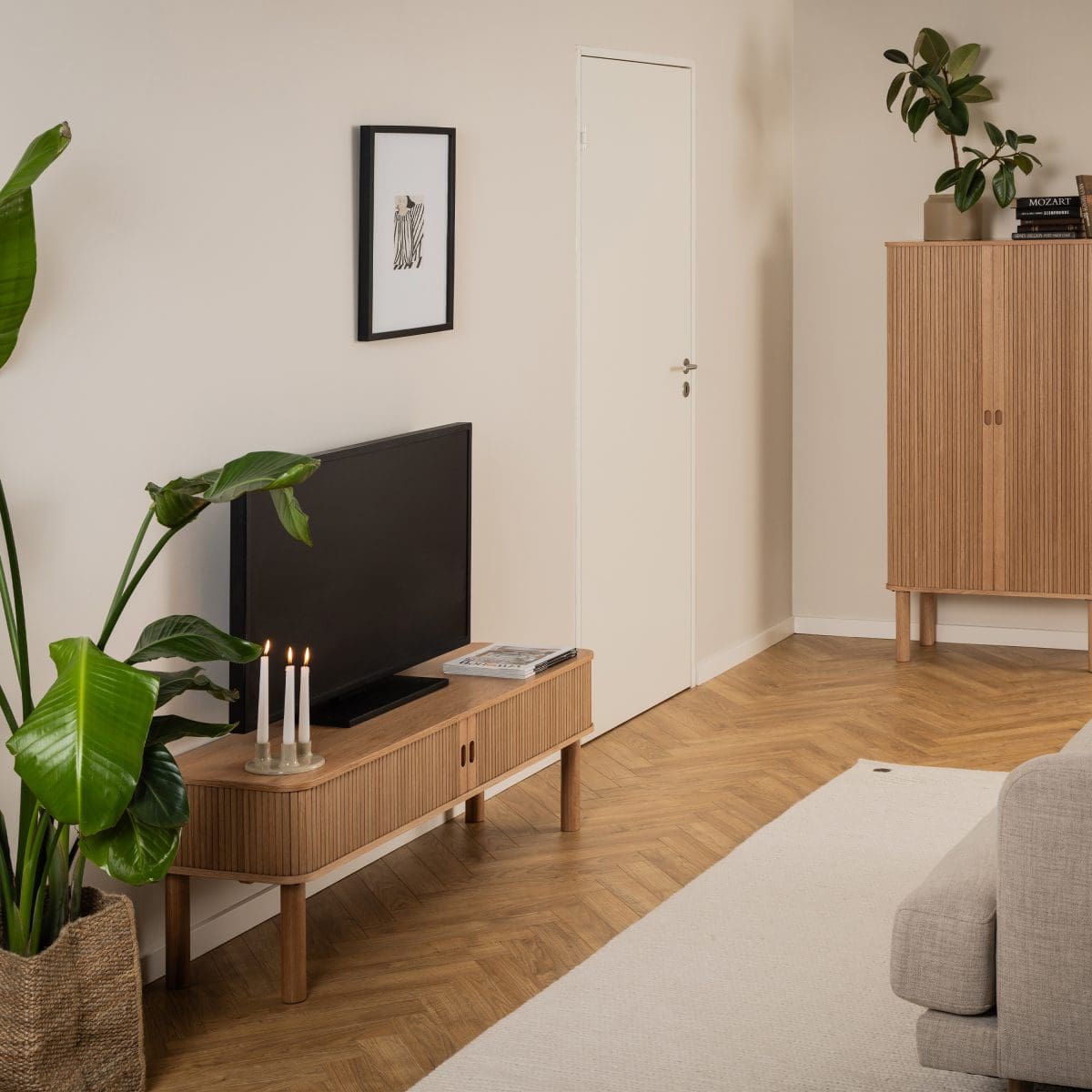 Bowden Oak Media Unit
