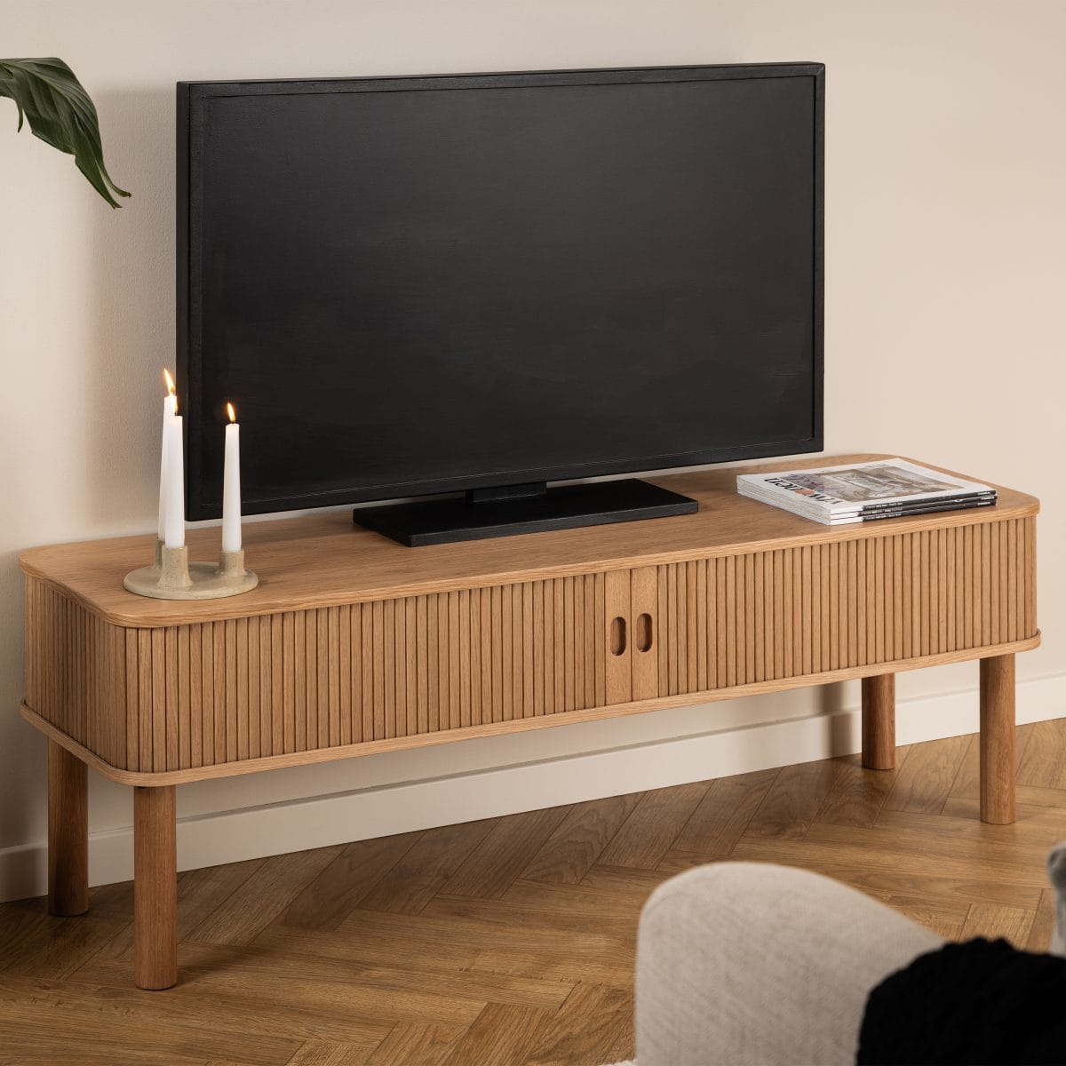 Bowden Oak Media Unit