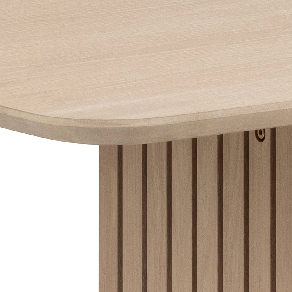 Plumley Dining Table in Oak