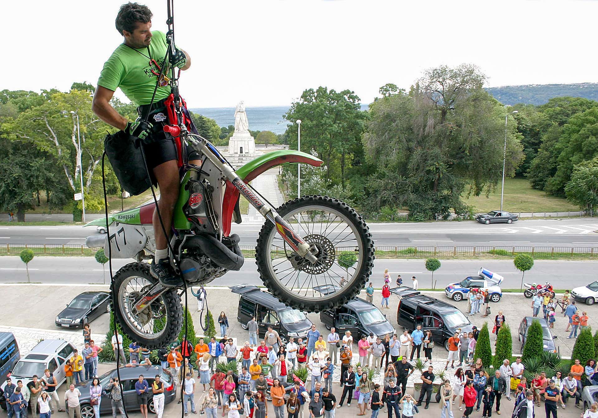 Moto | On the vertical with Off Road Motorcycle