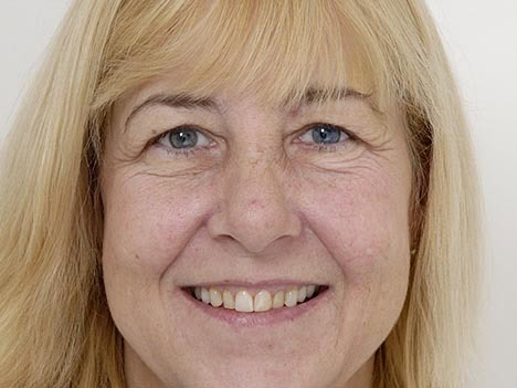 Glenview resident requesting white and bright straight teeth Glenview resident requesting white and bright straight teeth