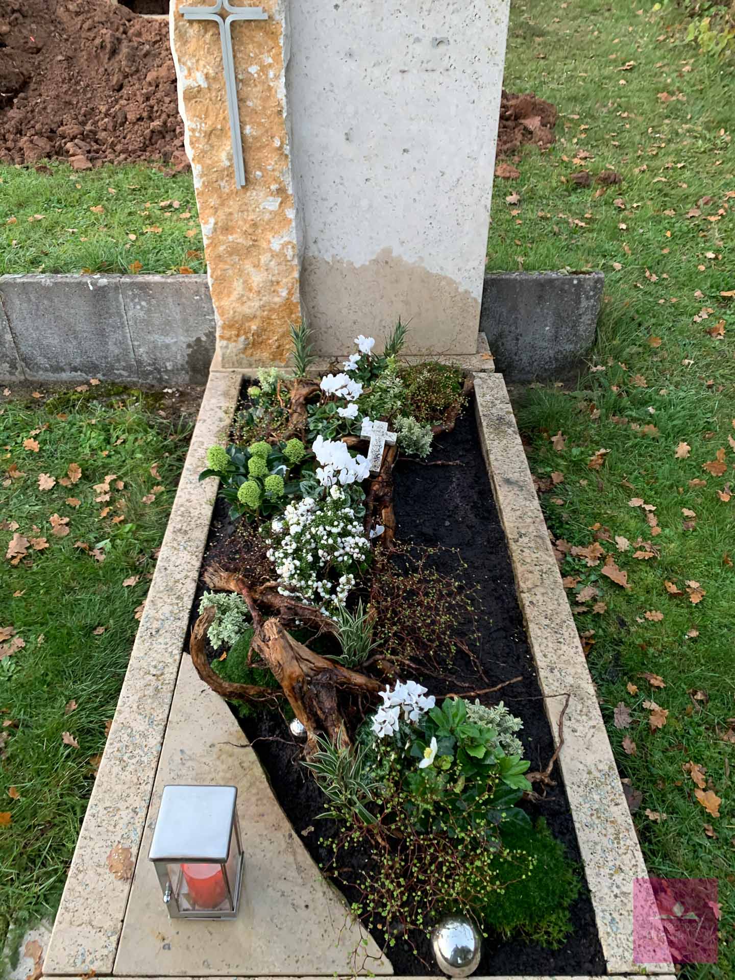 Hochzeit, Autoschmuck schlicht, helle Blumen