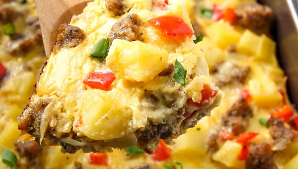 Breakfast Casserole with Eggs, Potatoes and Sausage - VIDEO » LeelaLicious