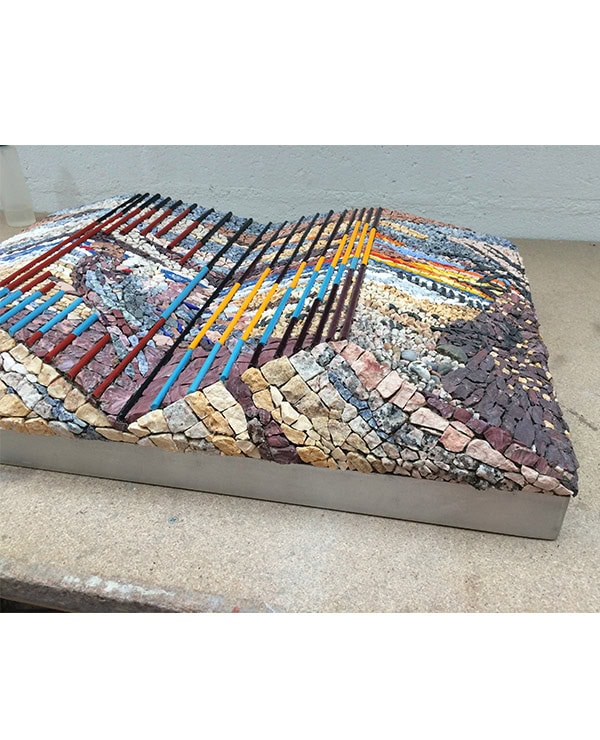 Mosaïc Concept, cours de mosaïque : La cage de nos habitudes : création en volume en marbre et émaux de Venise