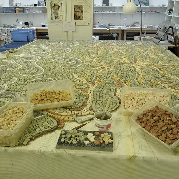 Atelier Mosaïc Concept : Prépose de la mosaïque de Limay à l'atelier