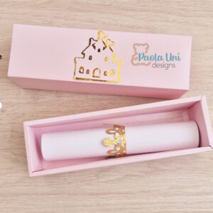 Archivo para recortar y armar caja para invitación, incluye corona.