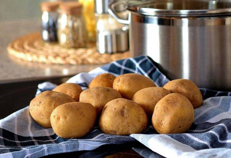 Magazinele ar putea fi obligate să înființeze ”rafturi moldovenești”