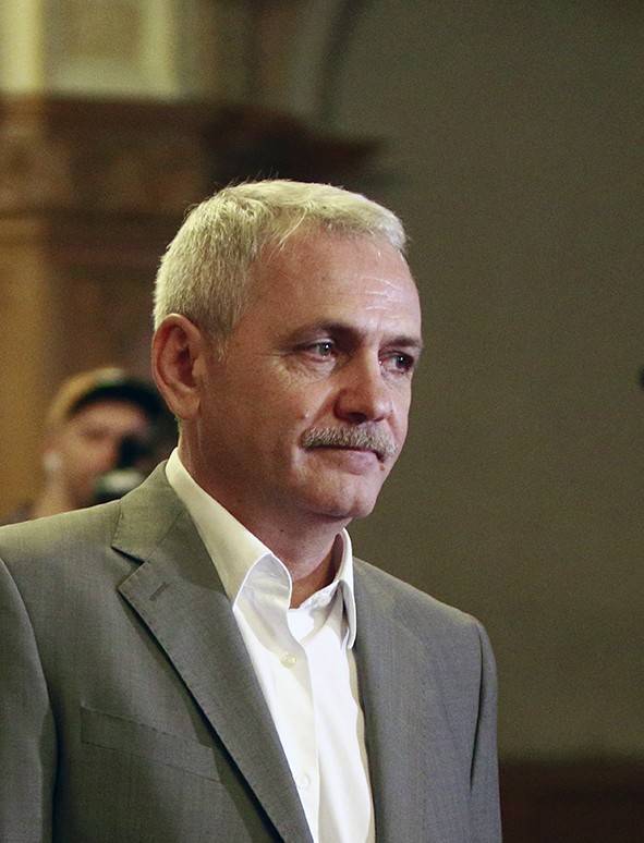 După defectarea lui Sefer de la PMP, Dragnea anunță că și alți parlamentari îi vor urma exemplul După defectarea lui Sefer de la PMP, Dragnea anunță că și alți parlamentari îi vor urma exemplul