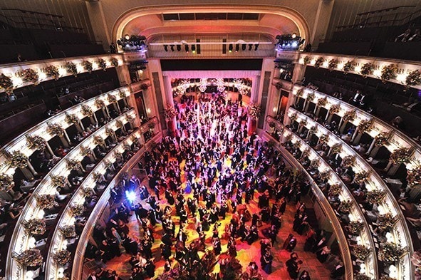 Viena, capitala muzicii, a valsului și a deliciosului Sacher