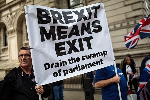 Riscul producerii Brexit fără acord amenință sectorul transporturilor rutiere