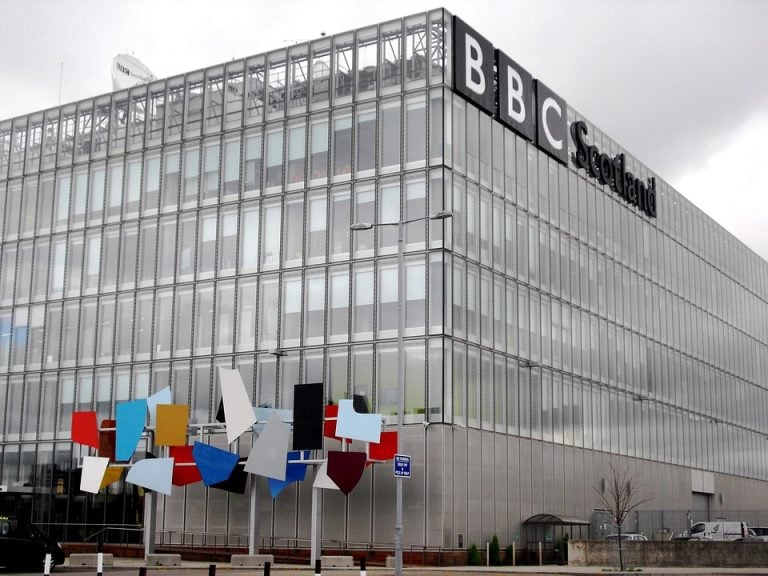 Autoritatea pentru Comunicaţii din Rusia acuză BBC News de nereguli