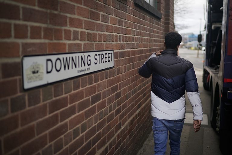 Când Bucureștiul se bate cu city-ul londonez …și alte zone se luptă cu sărăcia