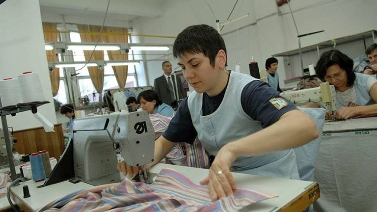 Românii lucrează part-time pentru că nu și găsesc un loc de muncă cu normă întreagă Românii lucrează part-time pentru că nu și găsesc un loc de muncă cu normă întreagă
