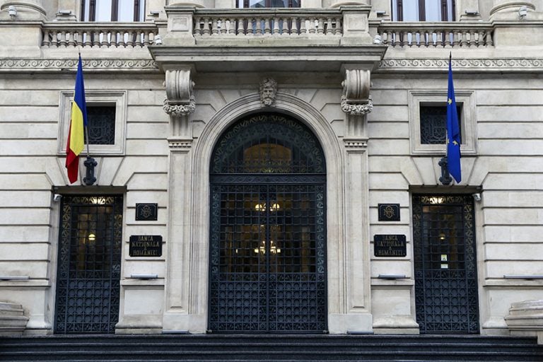BNR: Schimbările aduse OUG 114/2018 evită daune foarte mari pentru economie
