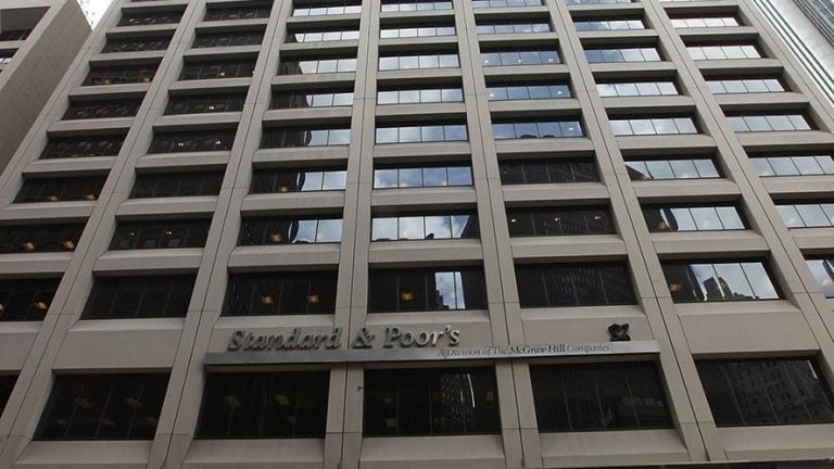 S&P: România s-ar putea confrunta cu demararea procedurii de deficit excesiv în 2020