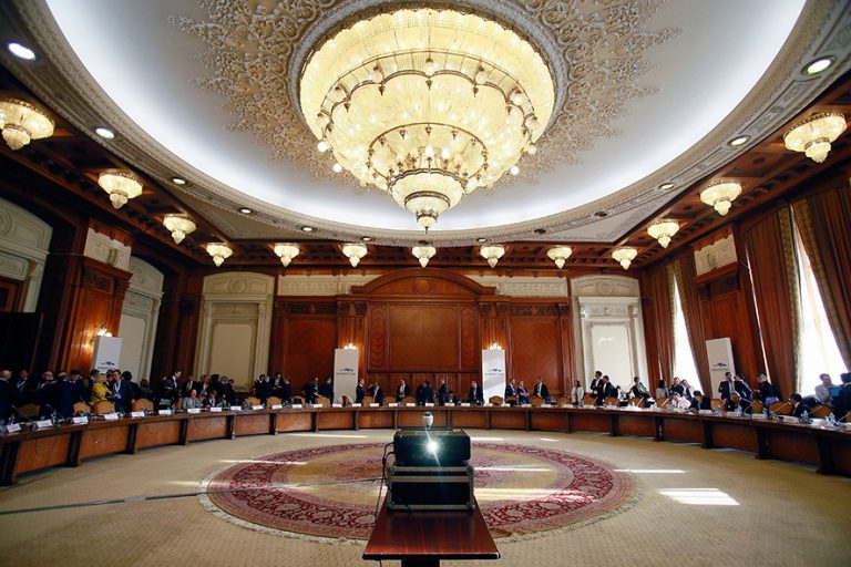 Artificiala luptă a Bucureștiului cu UE