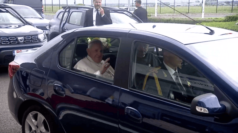 De ce va vizita Papa Francisc și o comunitate de romi